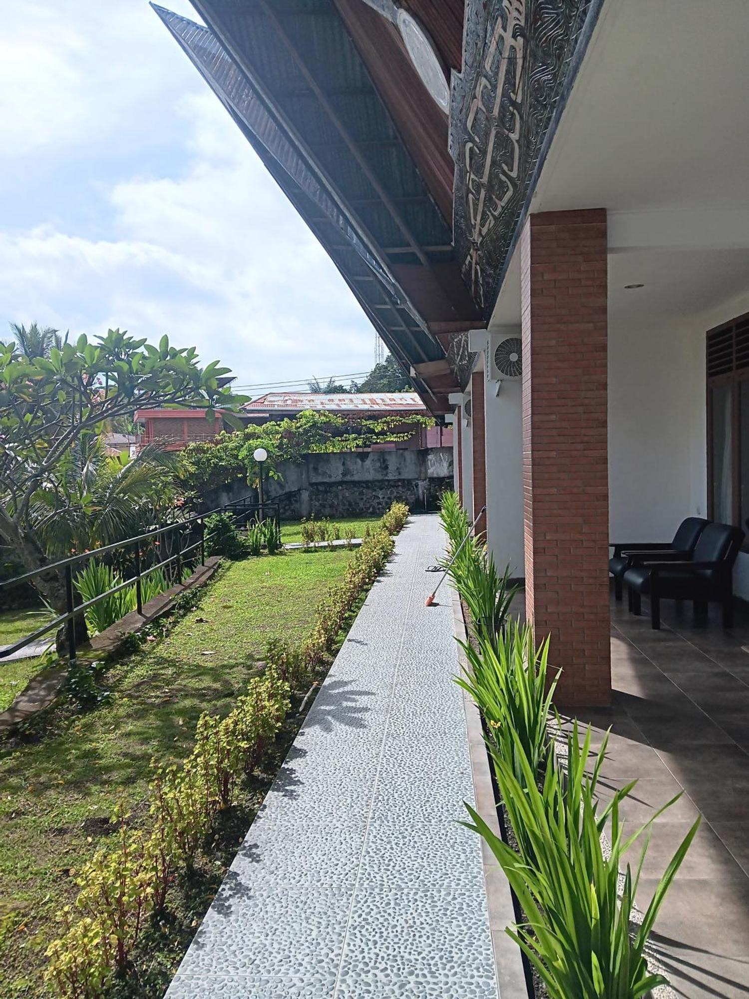 Toledo Inn Tuk Tuk Exterior photo