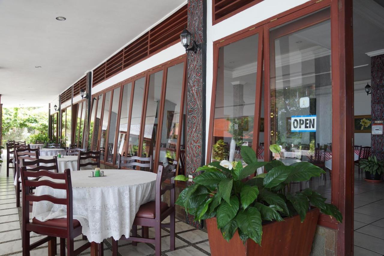 Toledo Inn Tuk Tuk Exterior photo